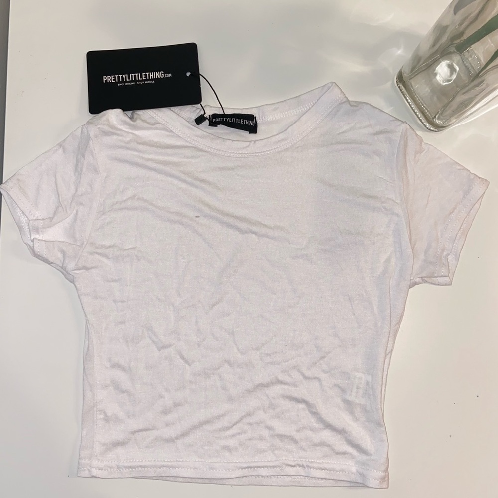 Basic white short sleeve crop t shirt